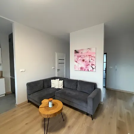 Komfortowy Podolany 3 Sypialnie & 2 Miejsca Parkingowe *