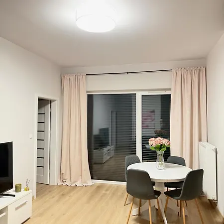 Komfortowy Podolany 3 Sypialnie & 2 Miejsca Parkingowe * Poznaň