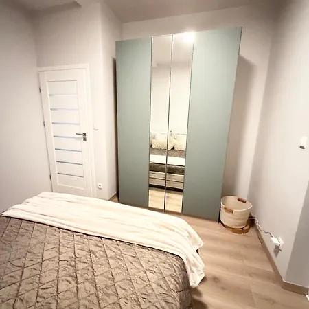 Komfortowy Podolany 3 Sypialnie & 2 Miejsca Parkingowe Poznaň