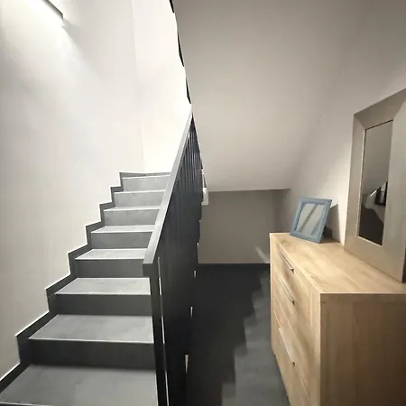 Komfortowy Podolany 3 Sypialnie & 2 Miejsca Parkingowe Poznaň