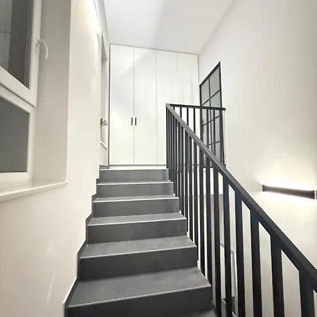 Apartmán Komfortowy Podolany 3 Sypialnie & 2 Miejsca Parkingowe