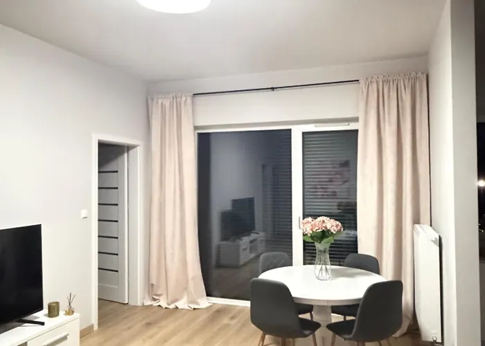 Komfortowy Podolany 3 Sypialnie & 2 Miejsca Parkingowe Apartamento *