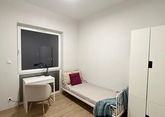 Apartamento Komfortowy Podolany 3 Sypialnie & 2 Miejsca Parkingowe *
