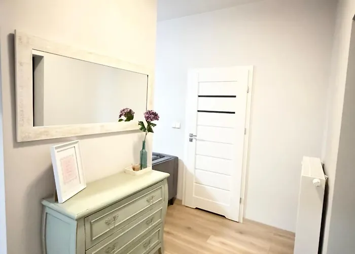 Komfortowy Podolany 3 Sypialnie & 2 Miejsca Parkingowe Poznan