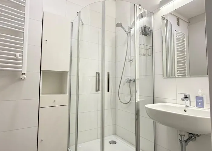 Apartamento Komfortowy Podolany 3 Sypialnie & 2 Miejsca Parkingowe *